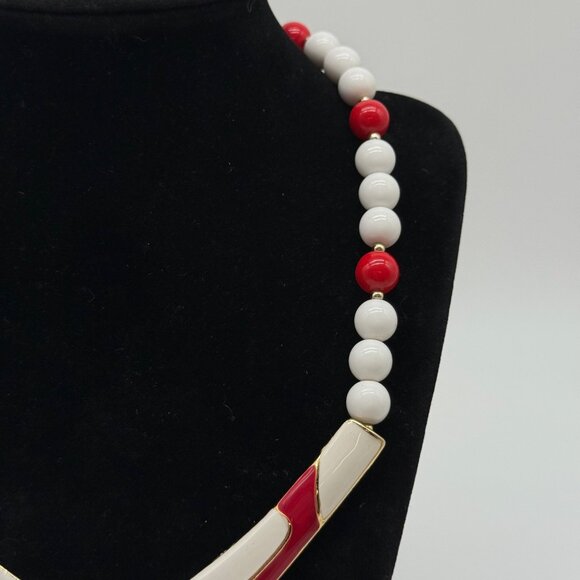 Vintage Red & White Enamel Beaded Necklace With Gold-Tone V-Shaped - Picture 3 of 9